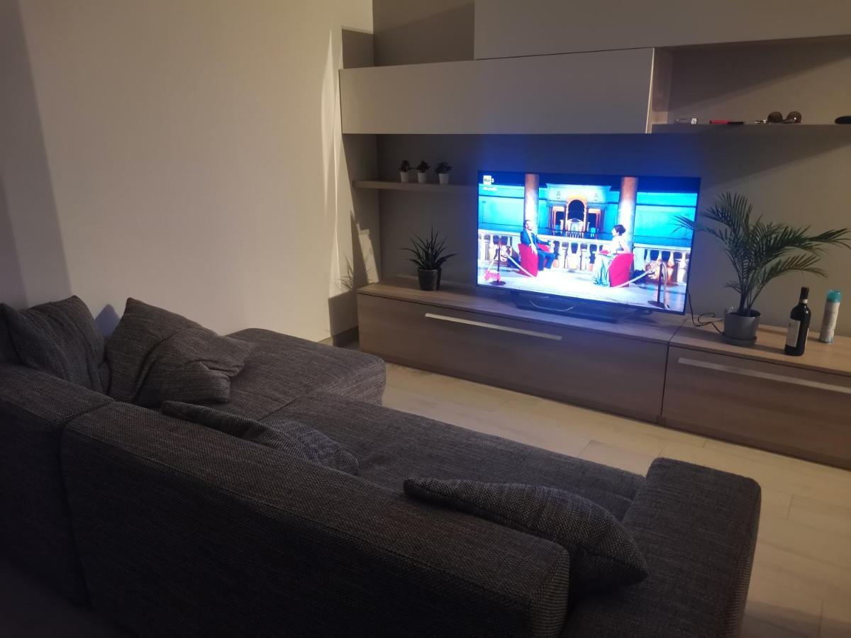 Shining House In Milan Apartment Bagian luar foto